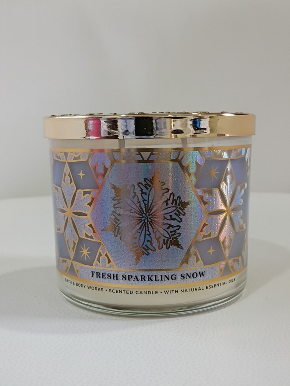 Bath & Body Works Fresh Sparkling Snow Iridescent Blue & Gold Snowflake Candle